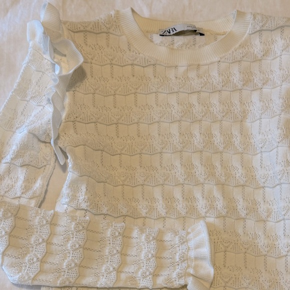 Stretchy Ruffle Top - Picture 4 of 9